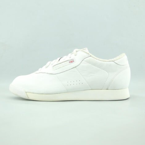 ba11c522-386c-44c6-961d-ca31c8515c59-Img-shoe